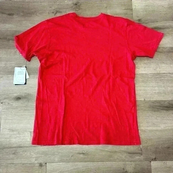 Chicago Blackhawks Hockey Tee. Men’s size large. New with tags. NHL - Picture 5 of 5